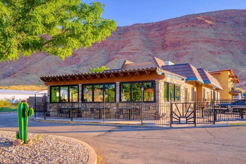 Luxury Downtown Rental - La Dolce Vita Villa #4 Moab Eksteriør bilde