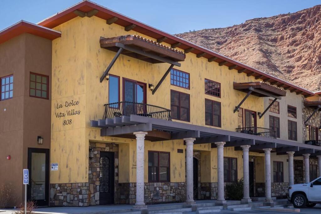 Luxury Downtown Rental - La Dolce Vita Villa #4 Moab Eksteriør bilde